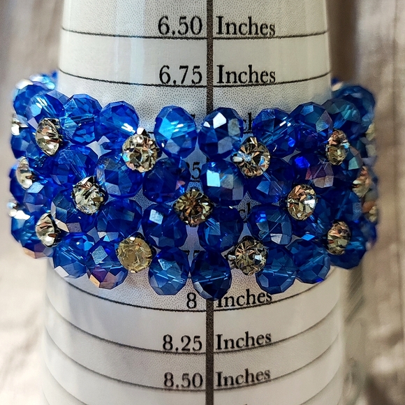 Vibrant Blue Aurora Borealis Prong Set Clear Rhinestone Stretch Bracelet NWT - Picture 2 of 10